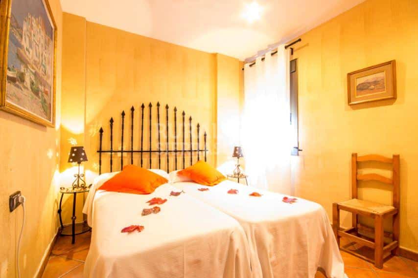 Dormitorio con cama doble de Apartamento de rural en Alcaucín (Málaga)-3676
