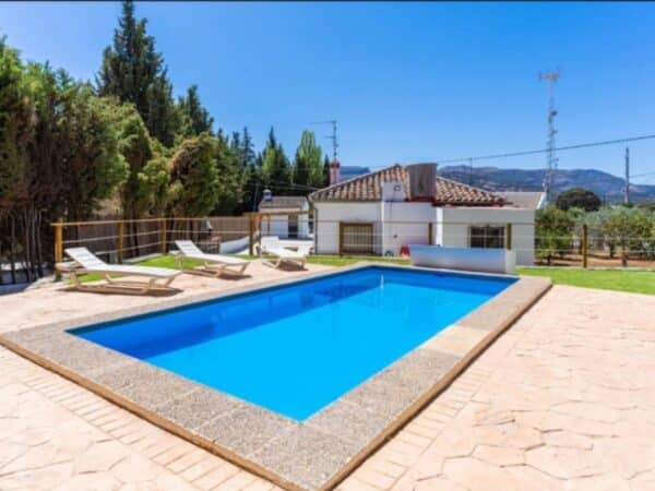 Piscina y fachada en Casa rural en Ronda (Málaga)-3787