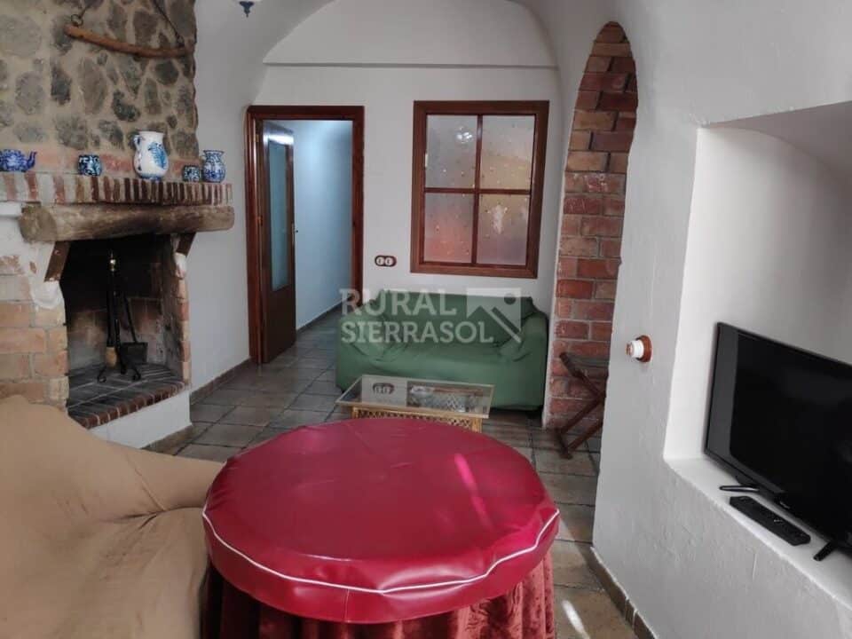 Amplia casa cueva en Baza, con piscina, barbacoa y wifi - Imagen 10