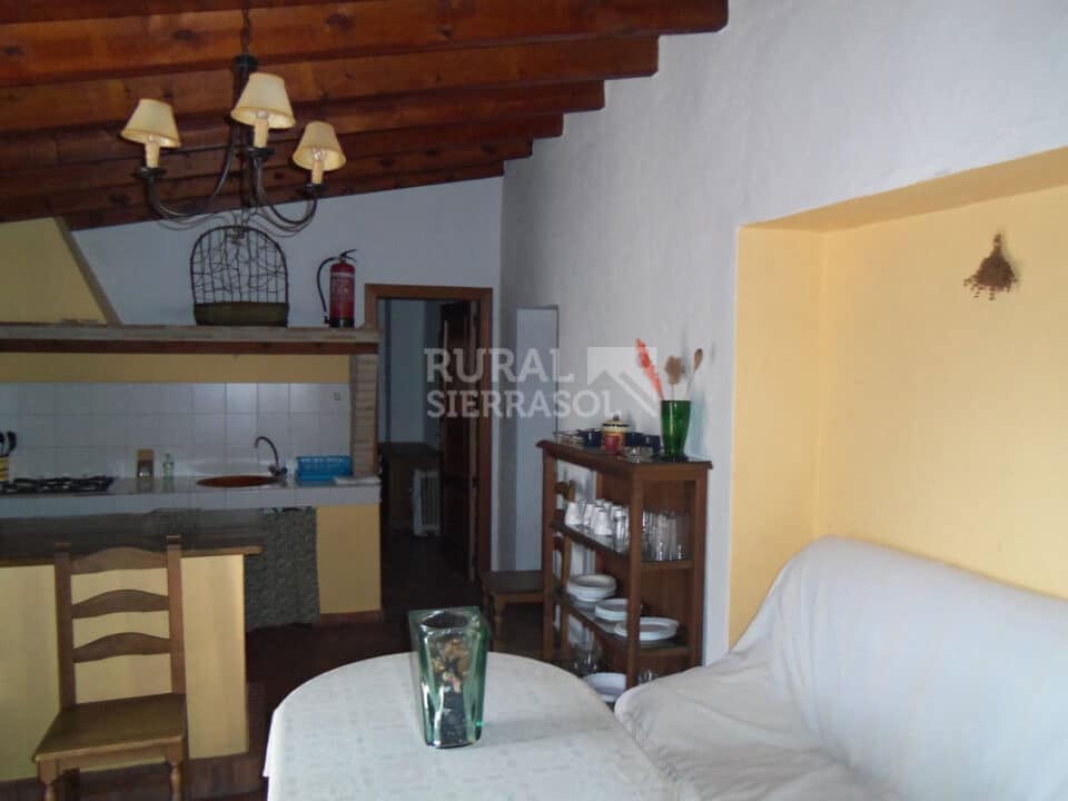 Acogedora Casa Rural en Genalguacil, con barbacoa y chimenea - Imagen 10
