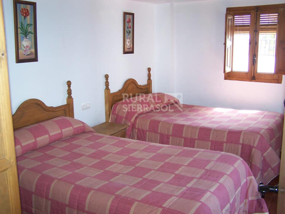 Acogedora Casa Rural en Niguelas, con chimenea, calefacción y wifi - Imagen 10