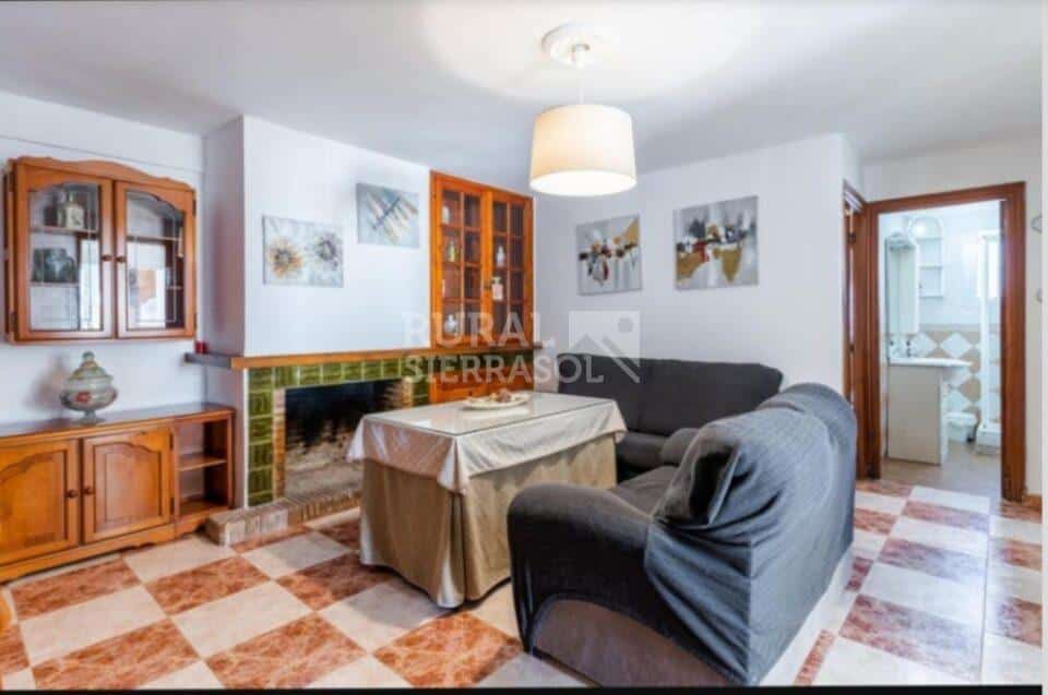 Salón y chimenea de Casa rural en Ronda (Málaga)-3787
