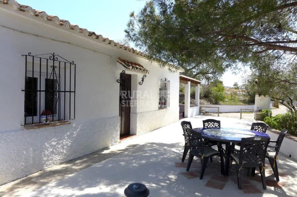 Casa Rural en El Borge, con piscina, barbacoa y wifi - Imagen 9