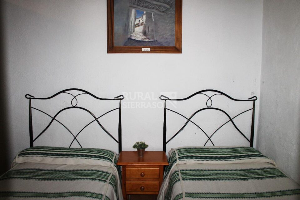 Amplio Alojamiento Rural en Capileira, con gran salón especial para grandes grupos - Imagen 11