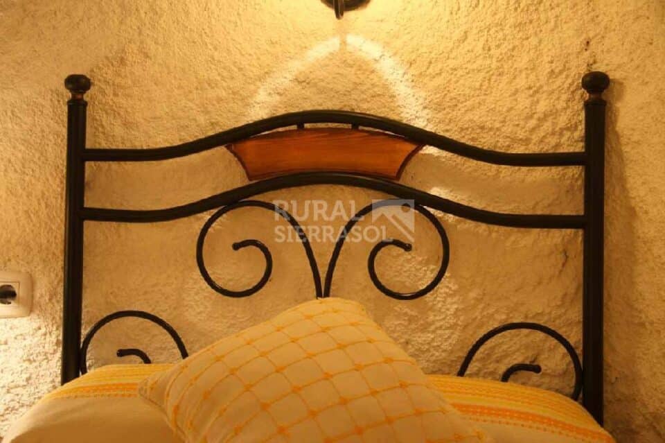 Casa Cueva de estilo rústico en Castilléjar, con chimenea y barbacoa - Imagen 11