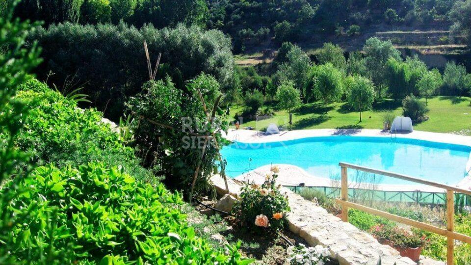Piscinas municipales junto a Casa rural en Almáchar (Málaga)-1823
