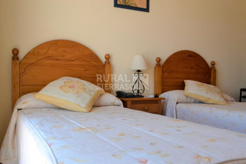 Precioso Hotel Rural en Colmenar, con bonitas vistas al campo - Imagen 11