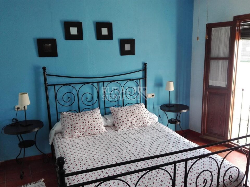 Pequeño Hotel con Encanto en Genalguacil - Imagen 11