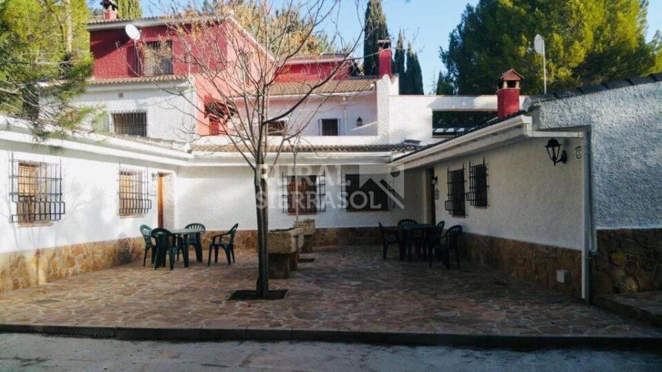 Bonita Casa Rural en Huétor de Santillán, con barbacoa, wifi y chimenea - Imagen 11