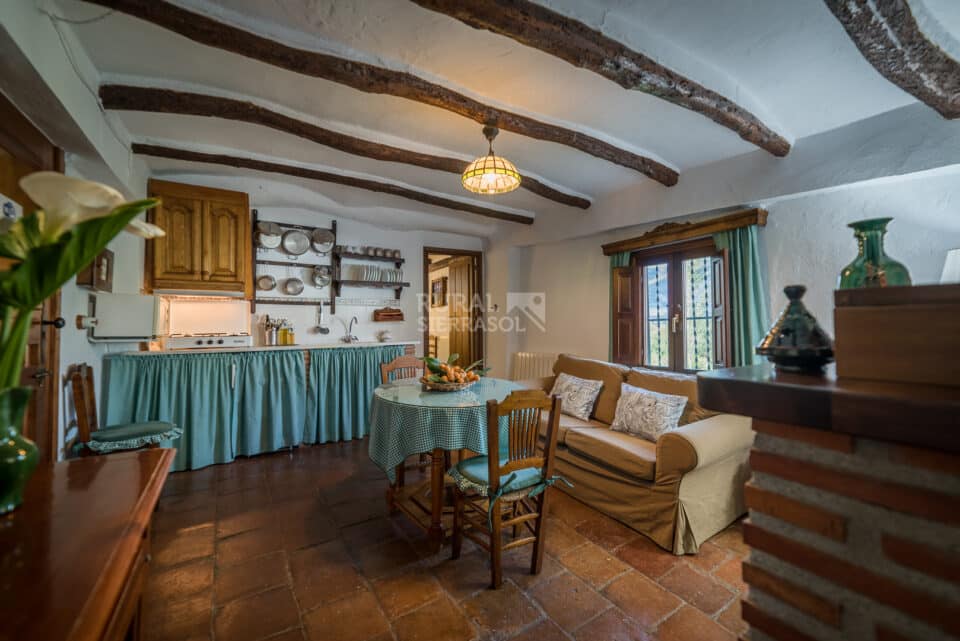 Acogedor Conjunto Rural en Padul, con piscina y barbacoa - Imagen 11