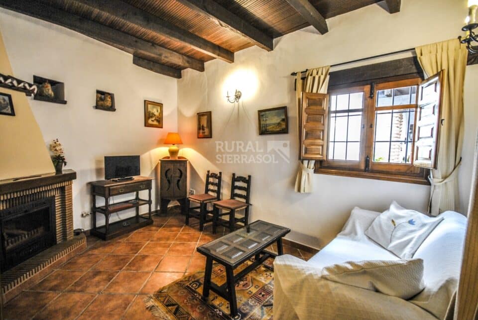Espléndido Alojamiento Rural en Periana con piscina y wi-fi - Imagen 10