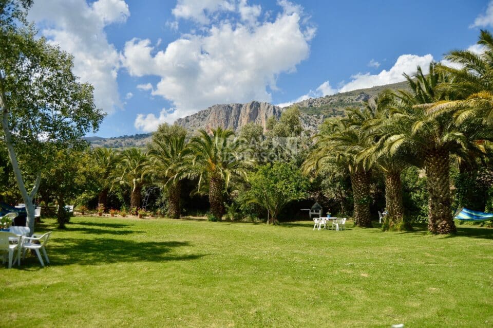 Coqueta Casa Rural en Alfarnatejo con piscina, gran jardín y chimenea - Imagen 13