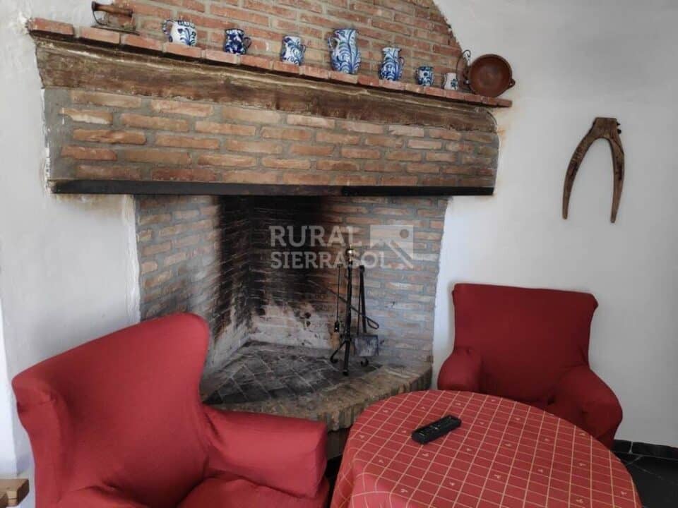 Confortable casa cueva en Baza, con piscina, chimenea y barbacoa - Imagen 12