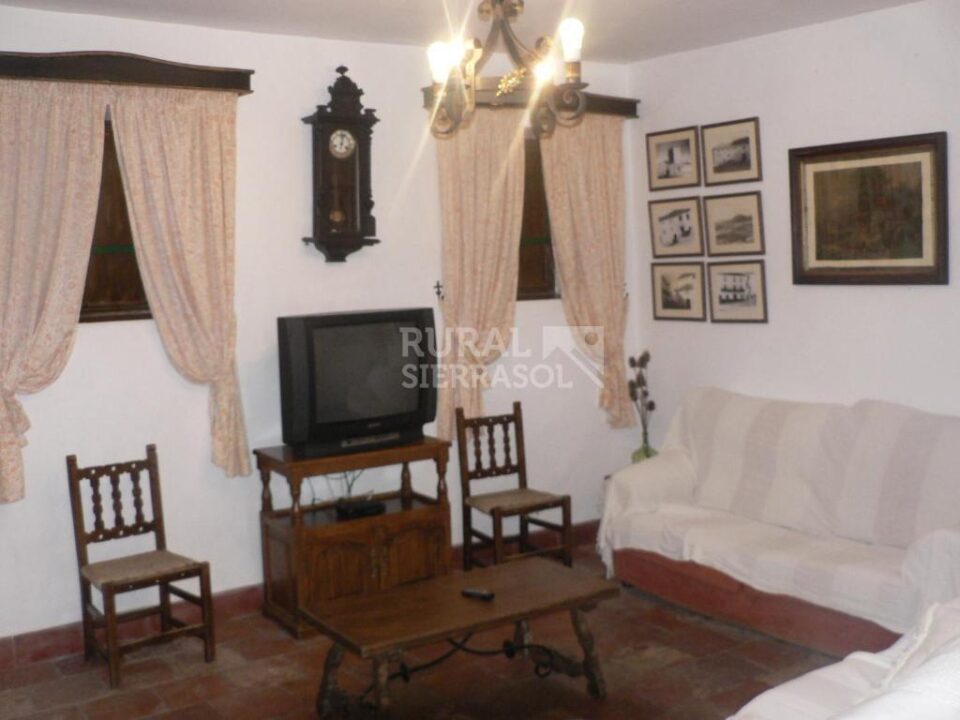 Cortijo cerealista del siglo XIX con chimenea, piscina y barbacoa en Cañete la Real - Imagen 12