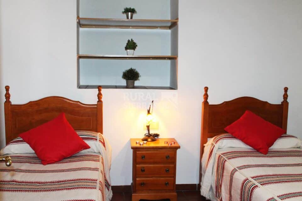 Amplio Alojamiento Rural en Capileira, con gran salón especial para grandes grupos - Imagen 12
