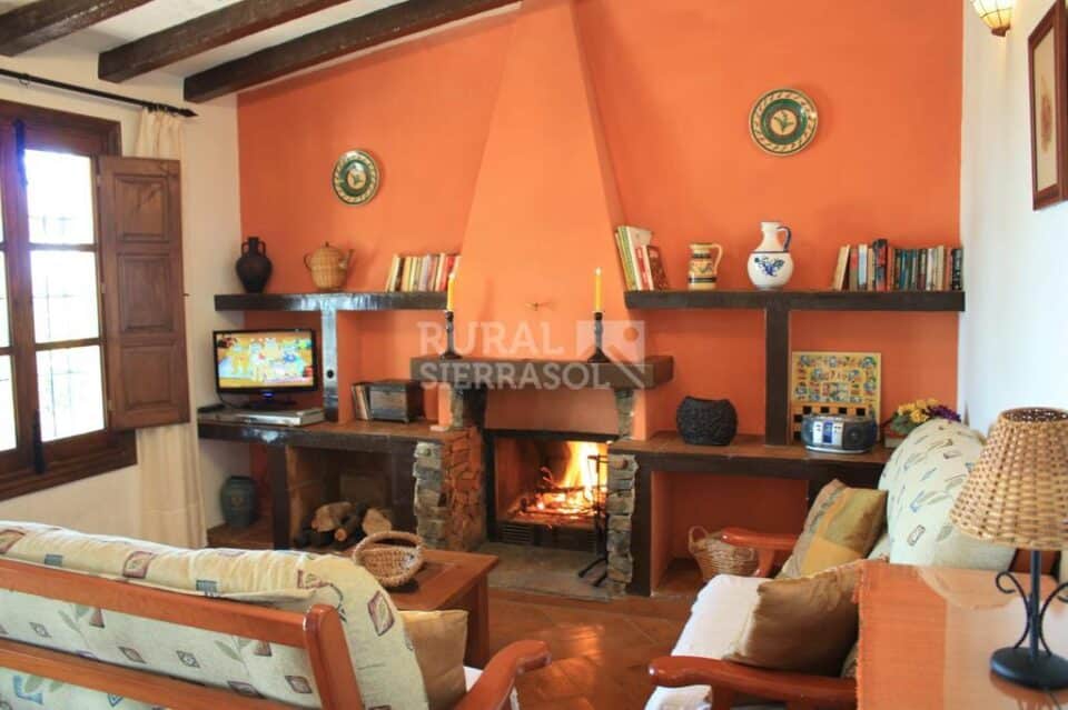 Acogedora Casa Rural en Casabermeja, con piscina, barbacoa y wifi - Imagen 14