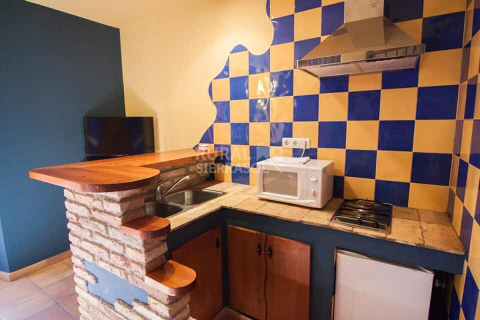 Acogedor Apartamento Rural junto al Caminito del Rey, con piscina, aire acondicionado y wifi - Imagen 12