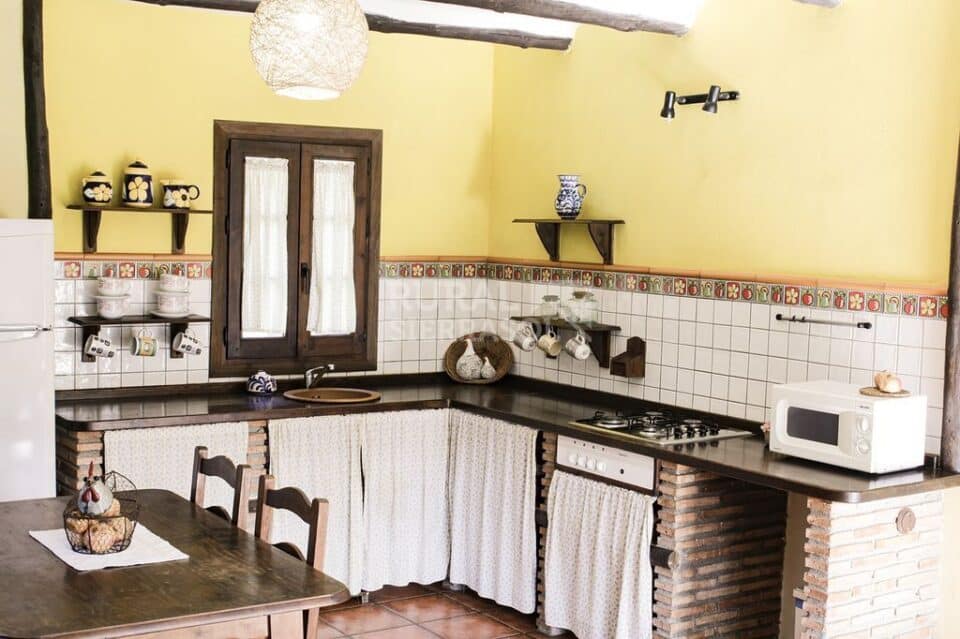 Acogedora Casa Rural en Órgiva, con gran zona de césped, barbacoa y piscina - Imagen 12