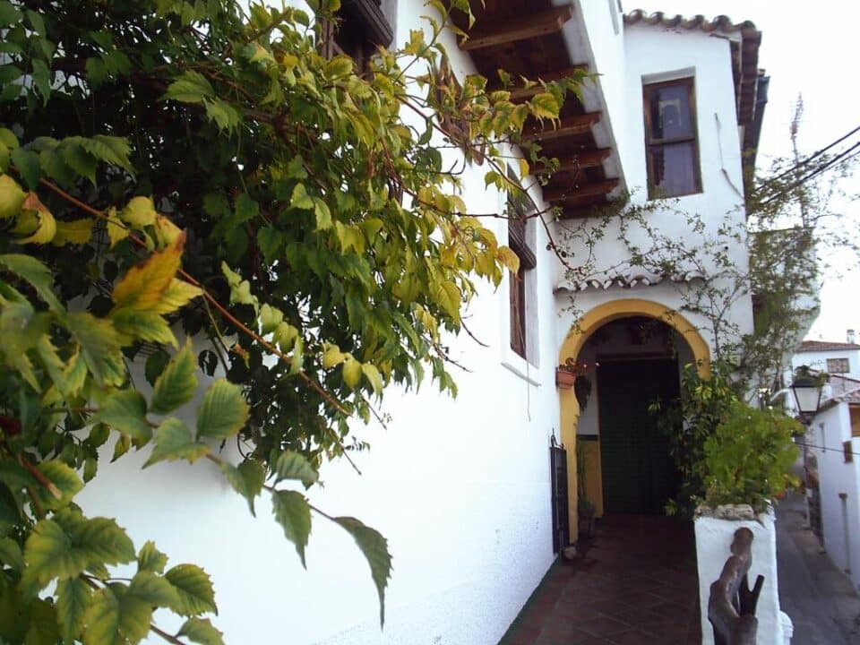 Acogedora Casa Rural en Benalauría con preciosas vistas al Valle del Genal - Imagen 2