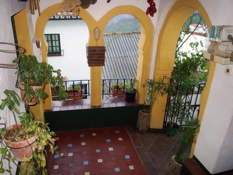 Acogedora Casa Rural en Benalauría con preciosas vistas al Valle del Genal - Imagen 3