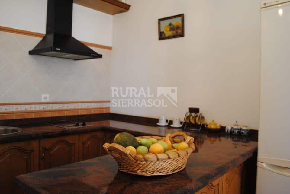 Cocina pequeña de casa rural en Periana (referencia 1003)
