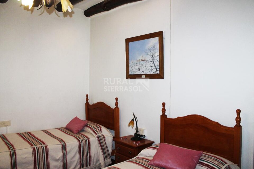 Amplio Alojamiento Rural en Capileira, con gran salón especial para grandes grupos - Imagen 13