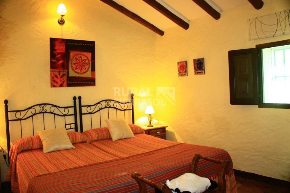 Maravillosa Casa Rural en Casabermeja, con piscina barbacoa y wifi - Imagen 12