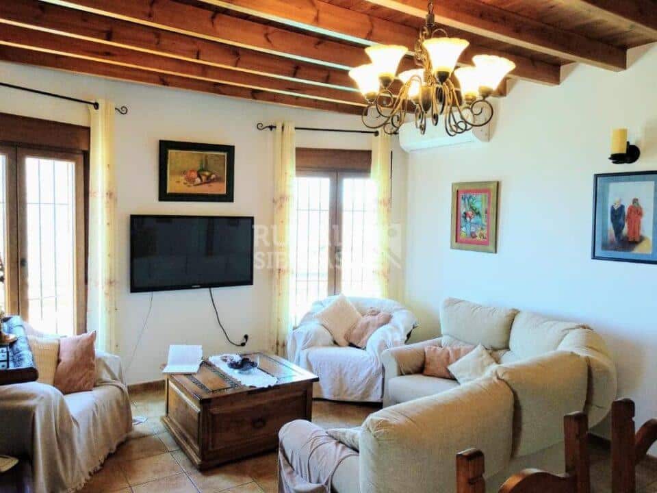 Confortable Casa Rural en Cómpeta con piscina, chimenea y bonitas vistas - Imagen 11
