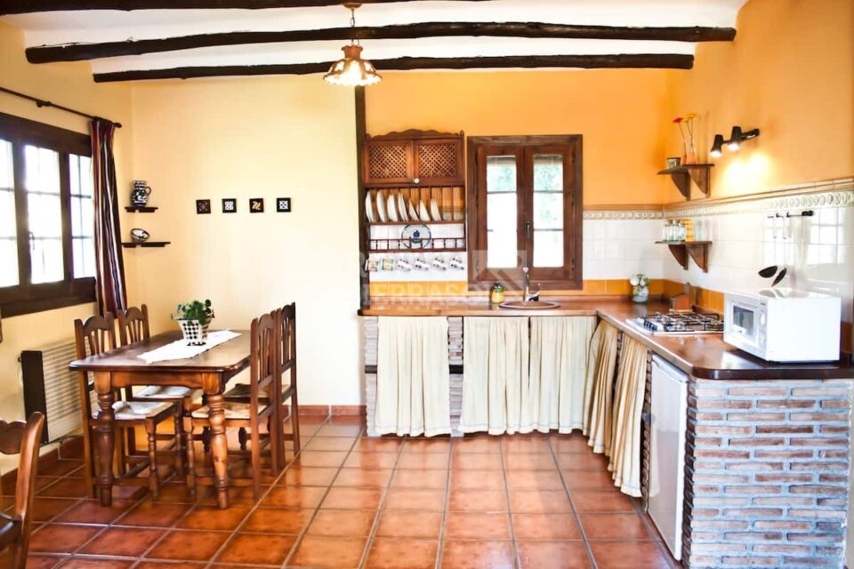 Acogedora Casa Rural en Órgiva, con gran zona de césped, barbacoa y piscina - Imagen 13
