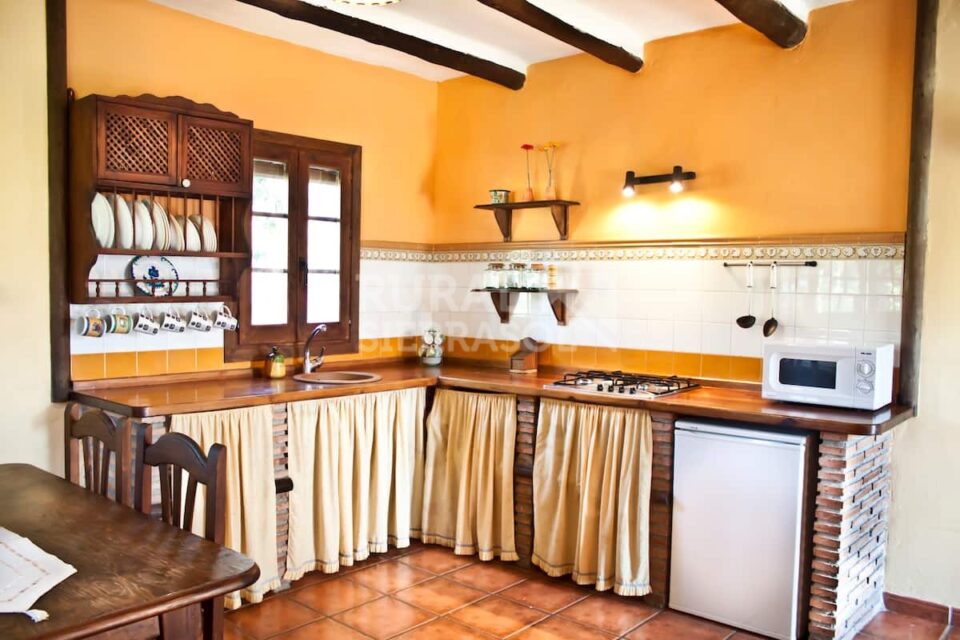 Encantadora Casa Rural con piscina, barbacoa y amplia zona de césped, en Órgiva - Imagen 13