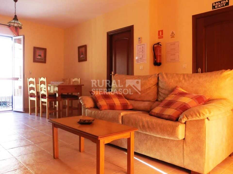 Apartamento Rural en Cortes de la Frontera, con piscina, aire acondicionado y wifi - Imagen 3