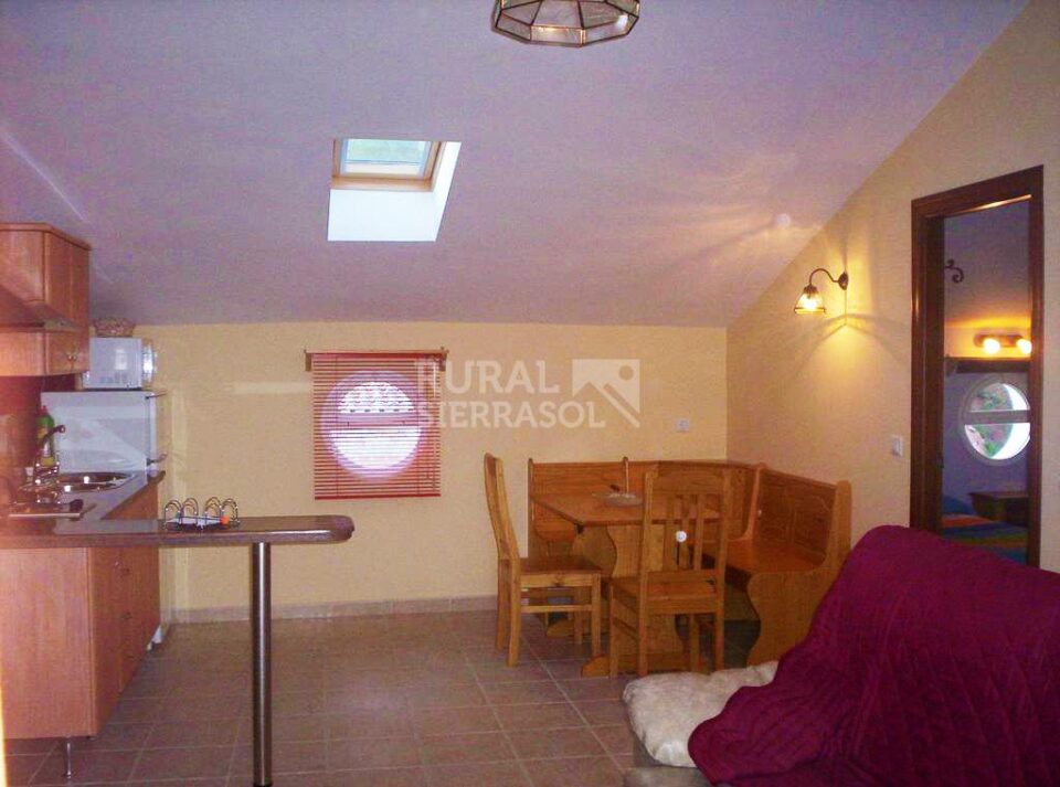 Apartamento Rural en Cortes de la Frontera, con piscina, aire acondicionado y wifi - Imagen 11