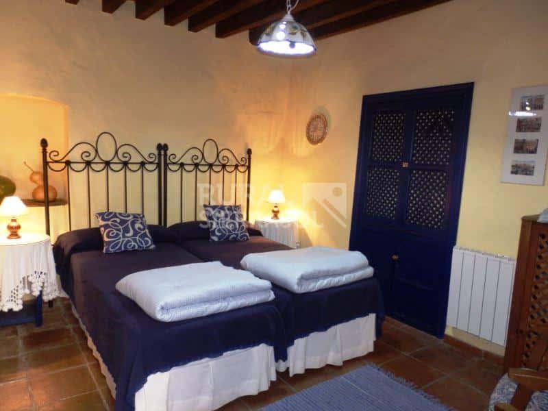 Dormitorio con dos camas individuales de Casa rural en Montejaque (Málaga)-1386
