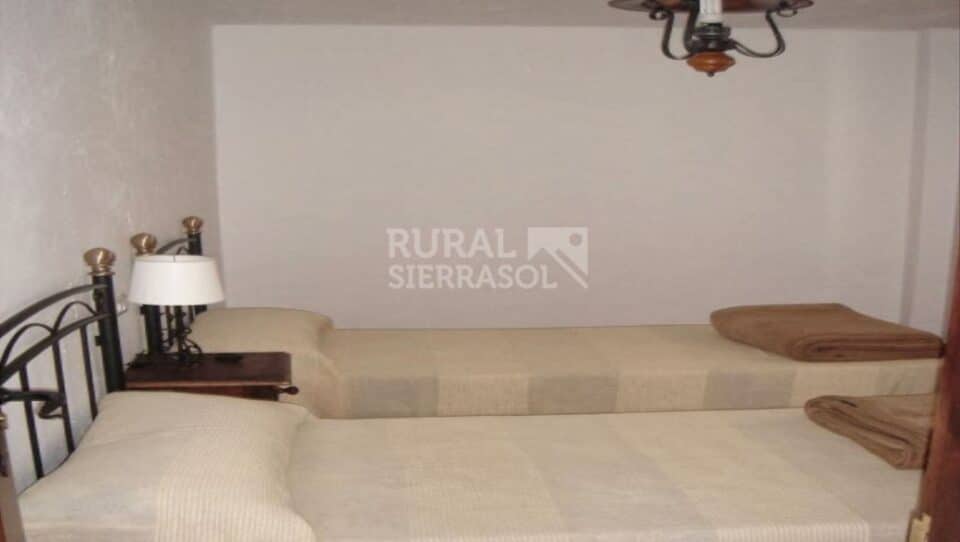 Preciosa Casa Rural en Benaoján con piscina, barbacoa y chimenea - Imagen 14