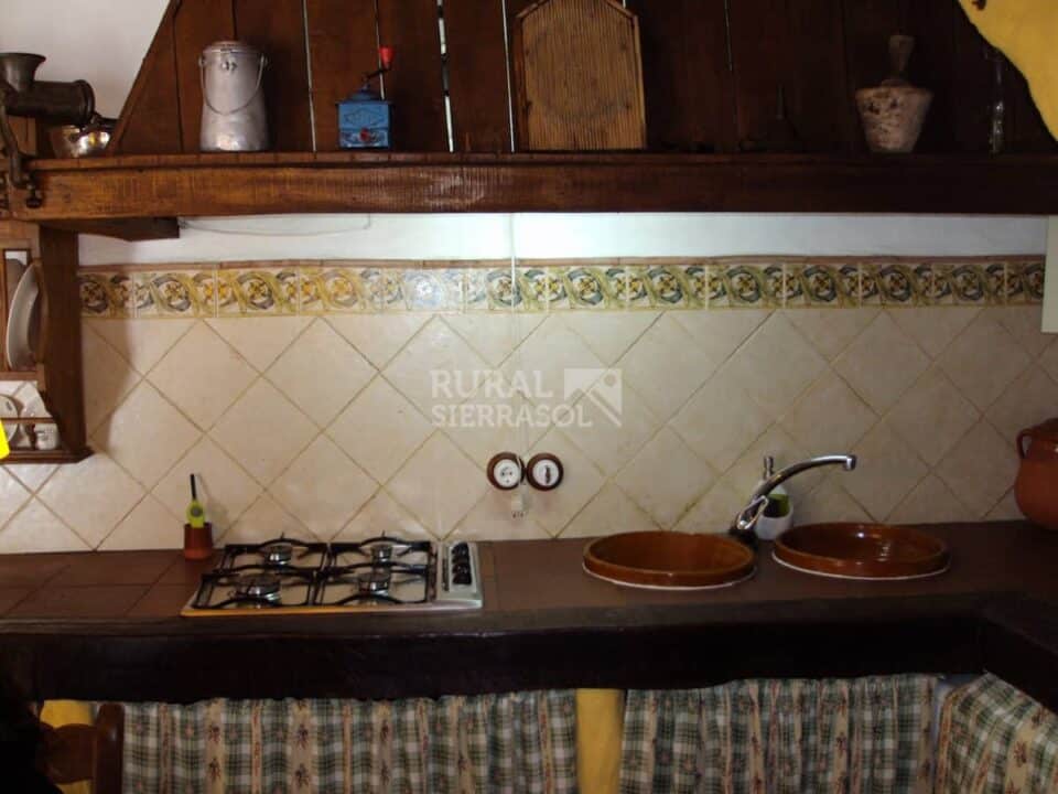 Preciosa Casa Rural en Benarrabá, con chimenea, ducha hidromasaje - Imagen 15
