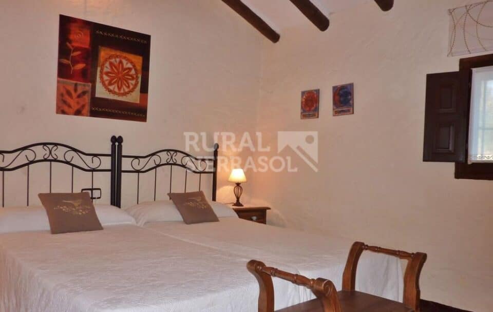 Maravillosa Casa Rural en Casabermeja, con piscina barbacoa y wifi - Imagen 13