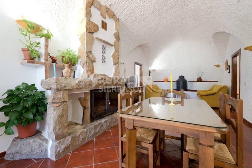 Preciosa Casa Cueva en Fonelas, con piscina, barbacoa y chimenea - Imagen 44