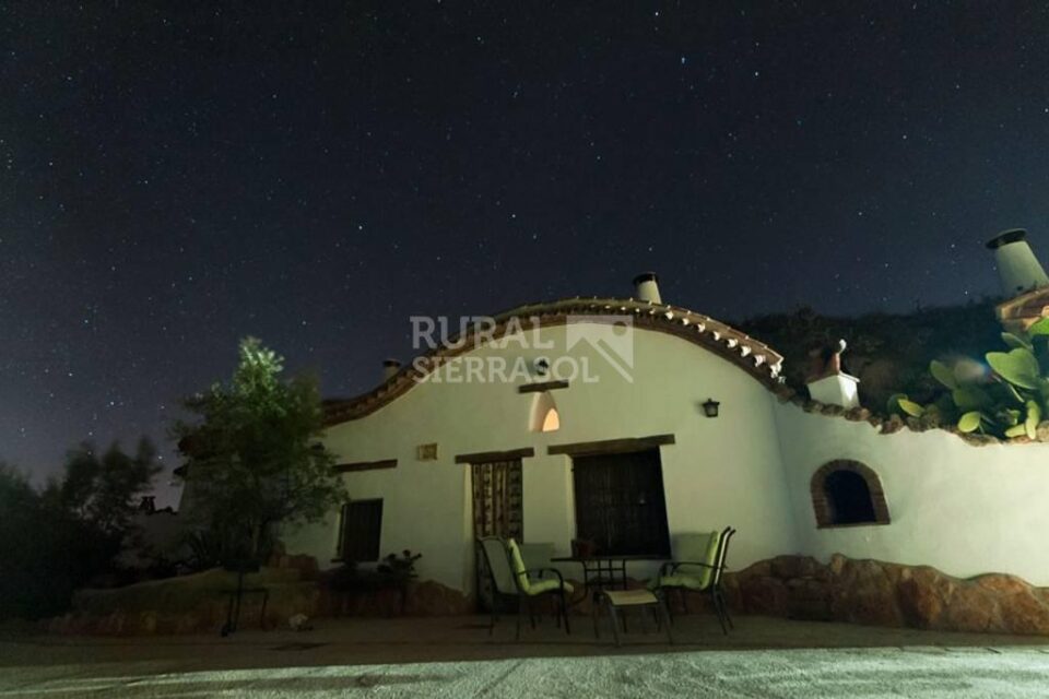 Preciosa Casa Cueva en Fonelas, con piscina, barbacoa y chimenea - Imagen 48