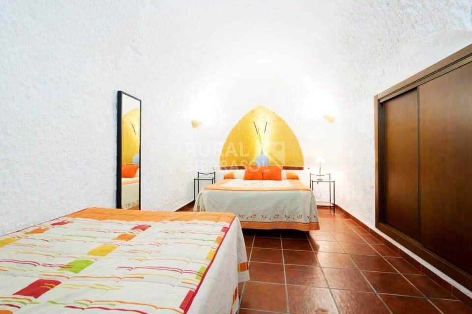 Preciosa Casa Cueva en Fonelas, con piscina, barbacoa y chimenea - Imagen 64
