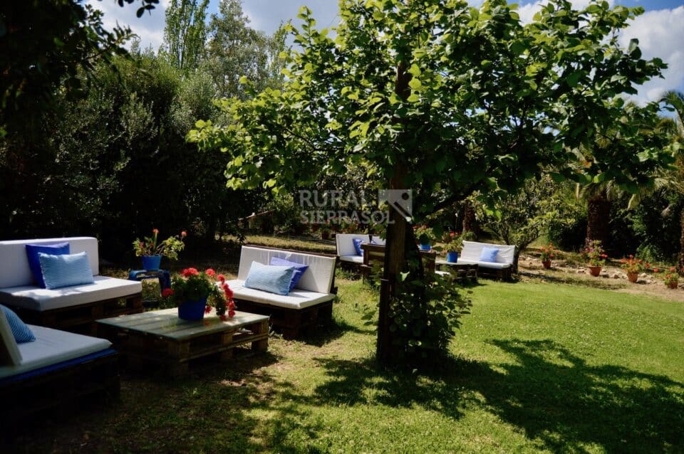Coqueta Casa Rural en Alfarnatejo con piscina, gran jardín y chimenea - Imagen 16