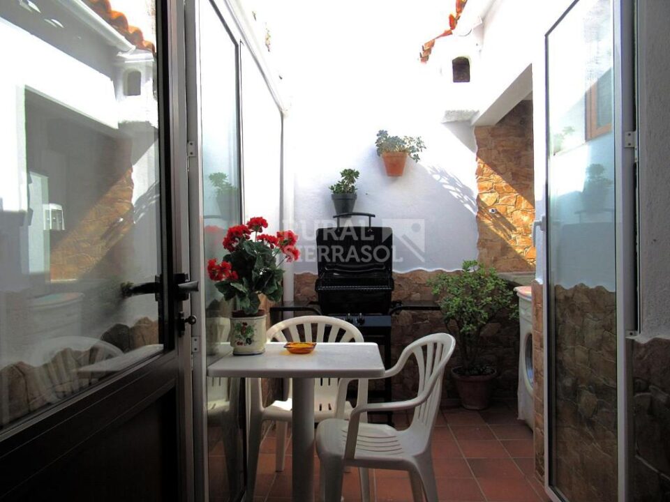 Auténtica Casa Serrana en Cuevas del Becerro con chimenea, aire acondicionado y calefacción - Imagen 15