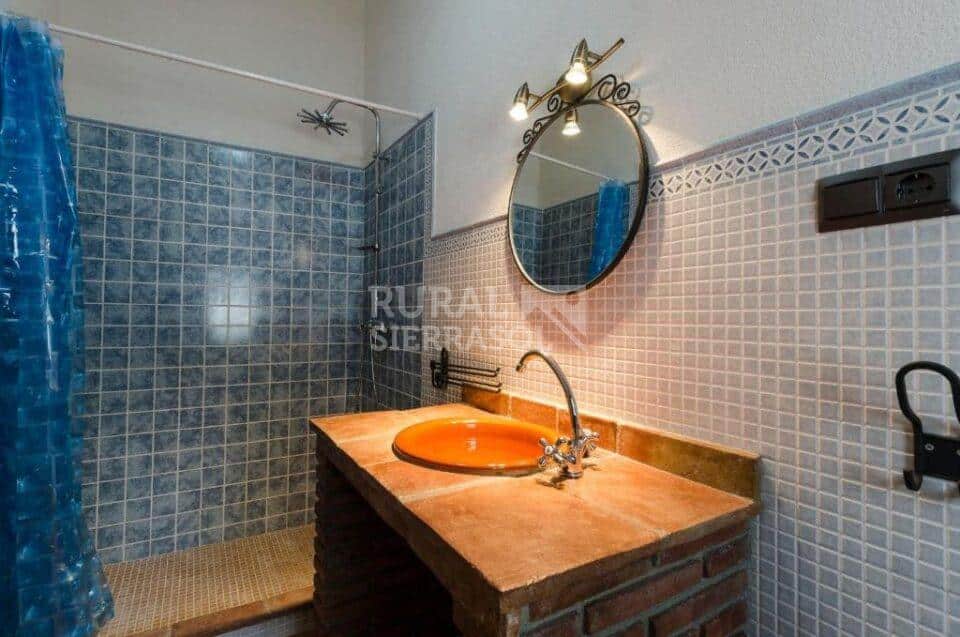 Baño con ducha de Casa rural en Periana (Málaga)-3307