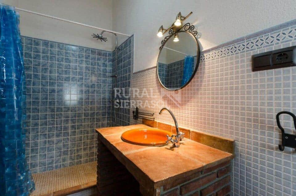 Baño con ducha de Casa rural en Periana (Málaga)-3307