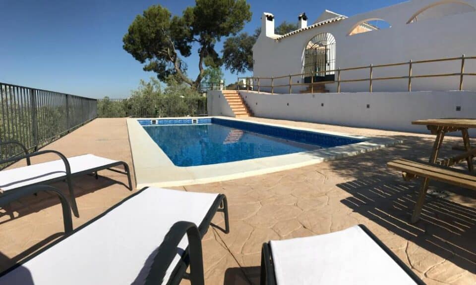 Cortijo Andaluz en Villanueva de Algaidas, con piscina, barbacoa y aire acondicionado - Imagen 4