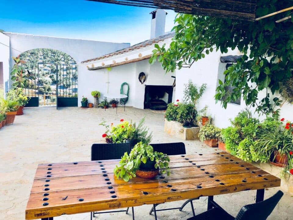 Cortijo Andaluz en Villanueva de Algaidas, con piscina, barbacoa y aire acondicionado - Imagen 8