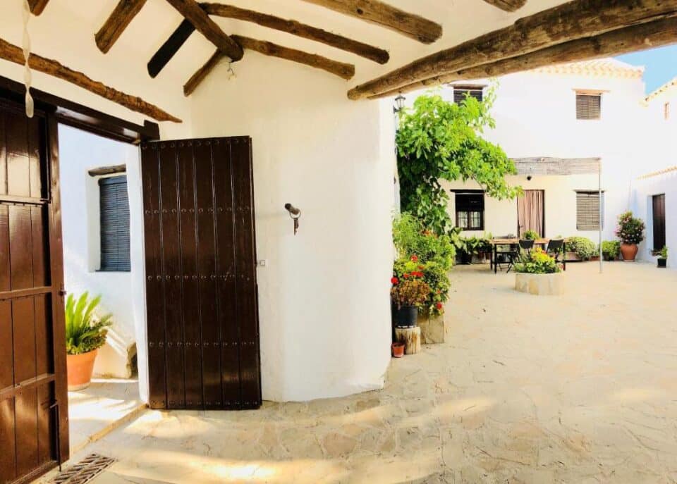 Cortijo Andaluz en Villanueva de Algaidas, con piscina, barbacoa y aire acondicionado - Imagen 9