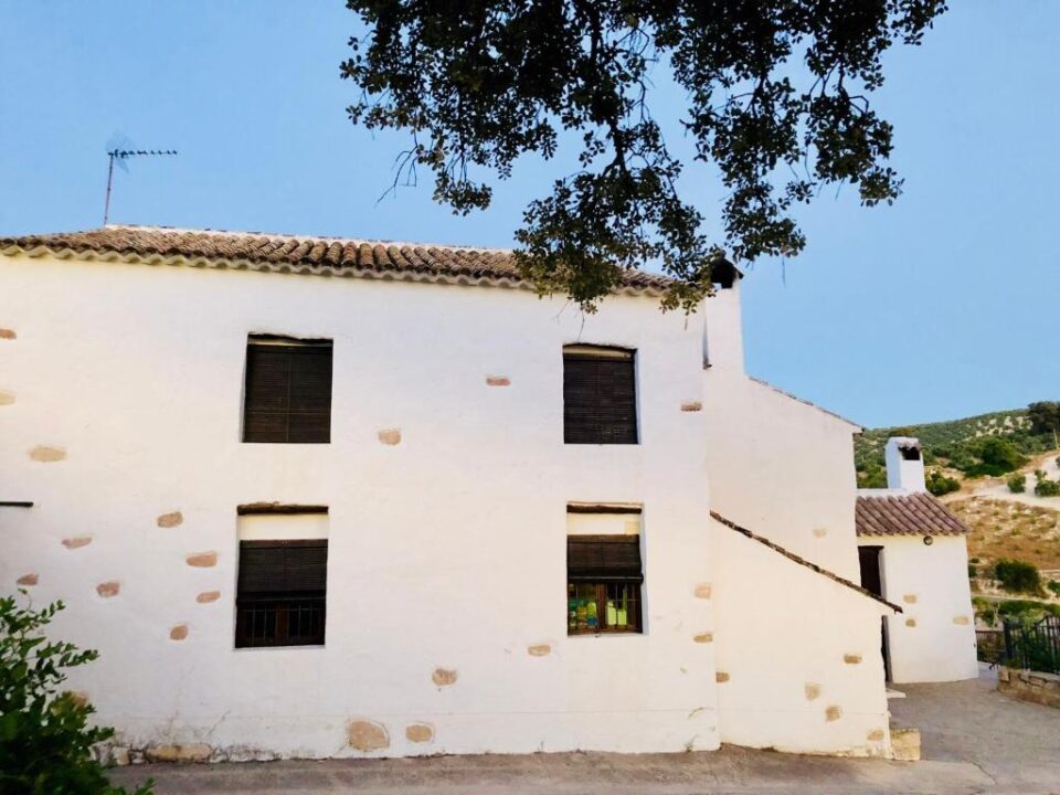 Cortijo Andaluz en Villanueva de Algaidas, con piscina, barbacoa y aire acondicionado - Imagen 12