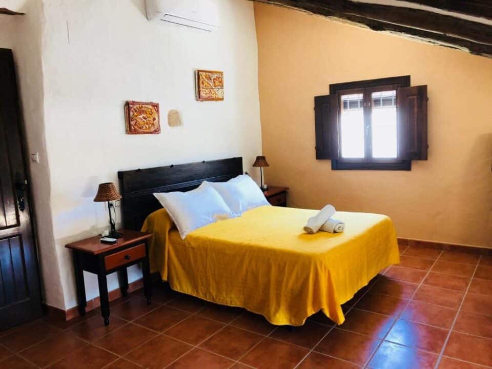 Cortijo Andaluz en Villanueva de Algaidas, con piscina, barbacoa y aire acondicionado - Imagen 16