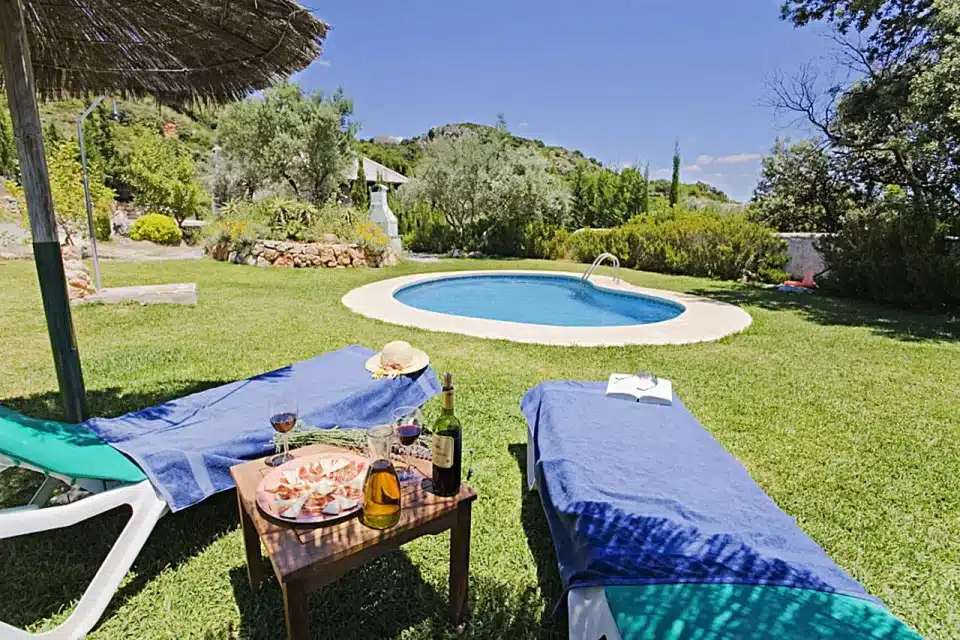 Piscina y jardín de Casa rural en El Chorro - Álora (Málaga)-3397