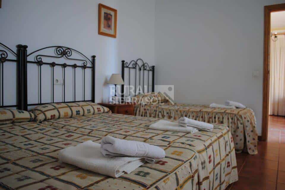 Dormitorio de 3 de casa rural en Periana (referencia 1003)